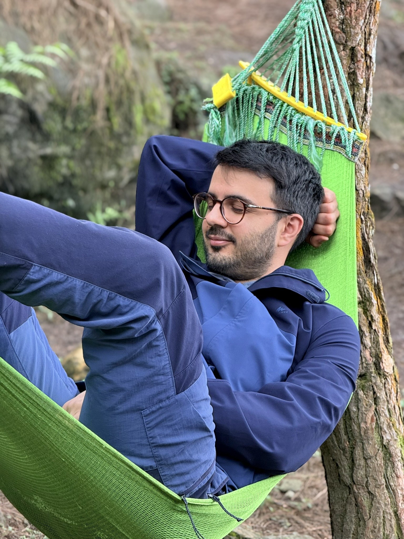 Dario Battistella in amaca in Vietnam 2026