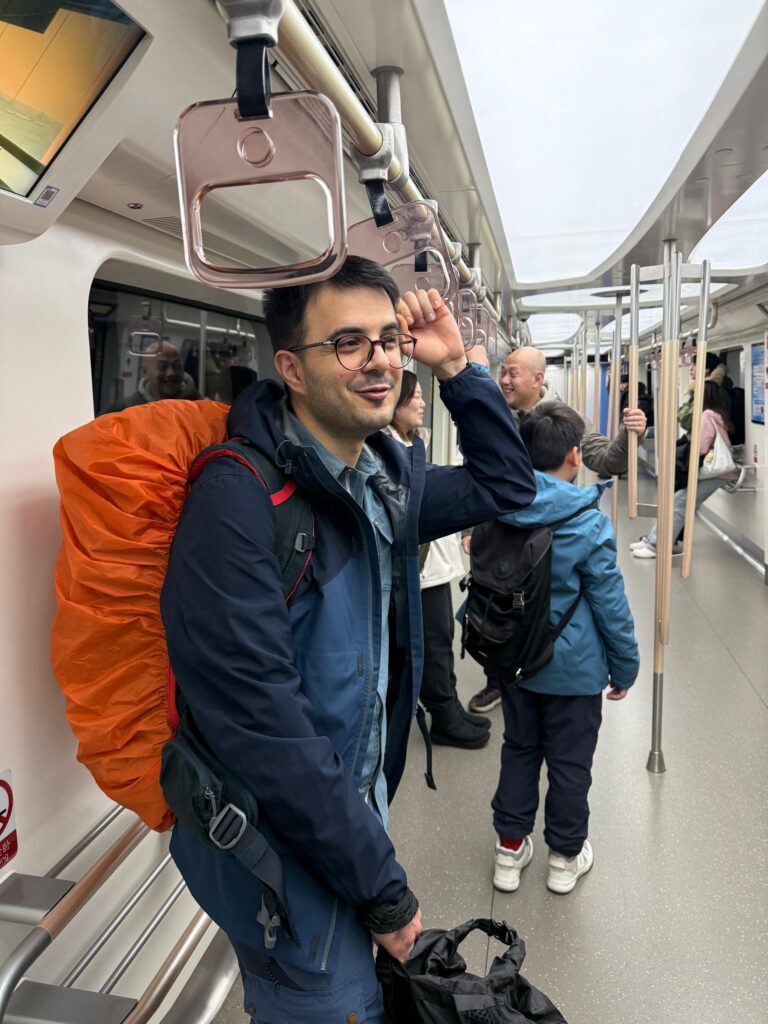 Prima metro interna all'aeroporto di Shanghai