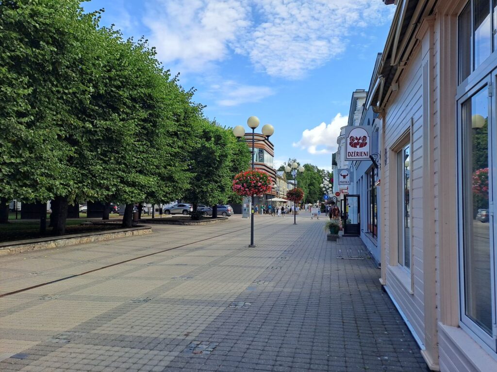Jomas iela, la via pedonale di Jūrmala in Lettonia